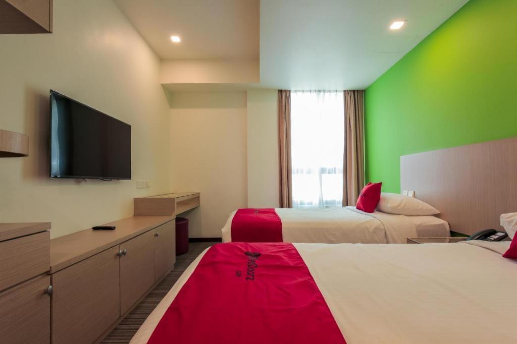 Hotel RedDoorz Premium at Balestier Singapur Exterior foto
