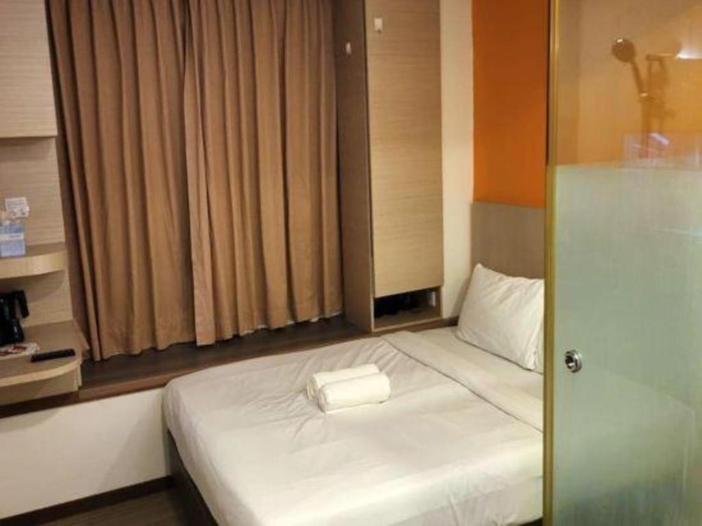 Hotel RedDoorz Premium at Balestier Singapur Exterior foto