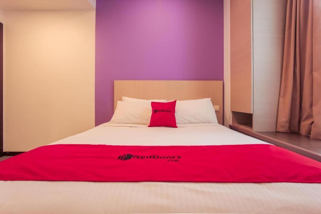 Hotel RedDoorz Premium at Balestier Singapur Exterior foto