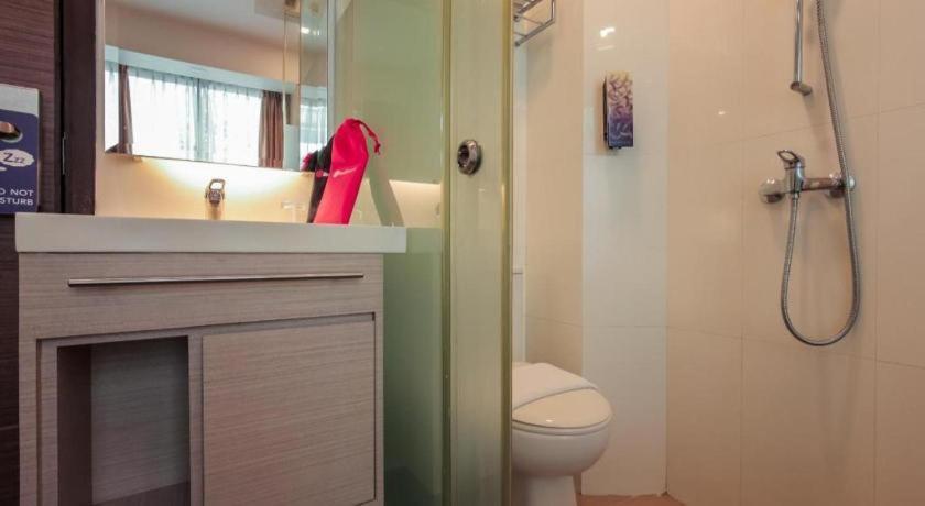 Hotel RedDoorz Premium at Balestier Singapur Exterior foto