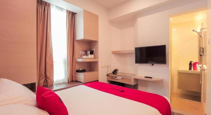 Hotel RedDoorz Premium at Balestier Singapur Exterior foto