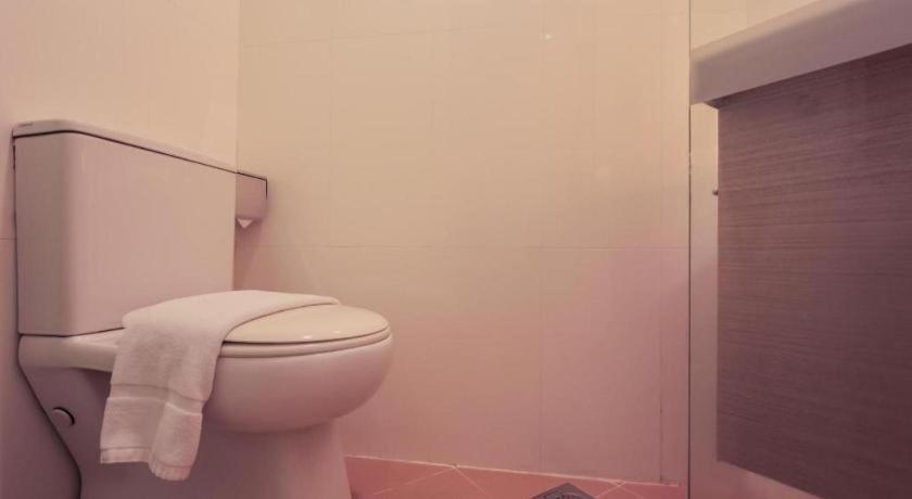 Hotel RedDoorz Premium at Balestier Singapur Exterior foto