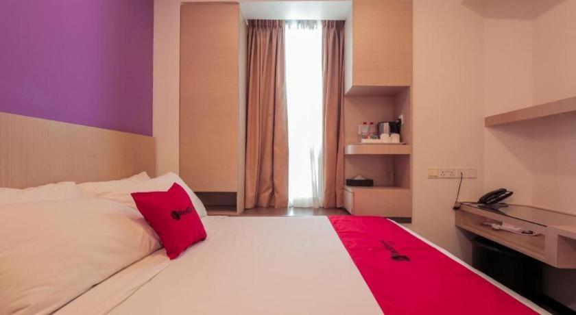 Hotel RedDoorz Premium at Balestier Singapur Exterior foto