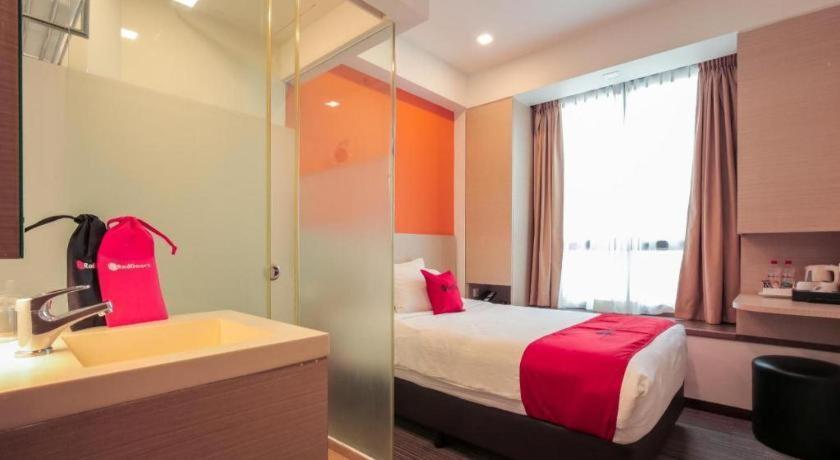 Hotel RedDoorz Premium at Balestier Singapur Exterior foto