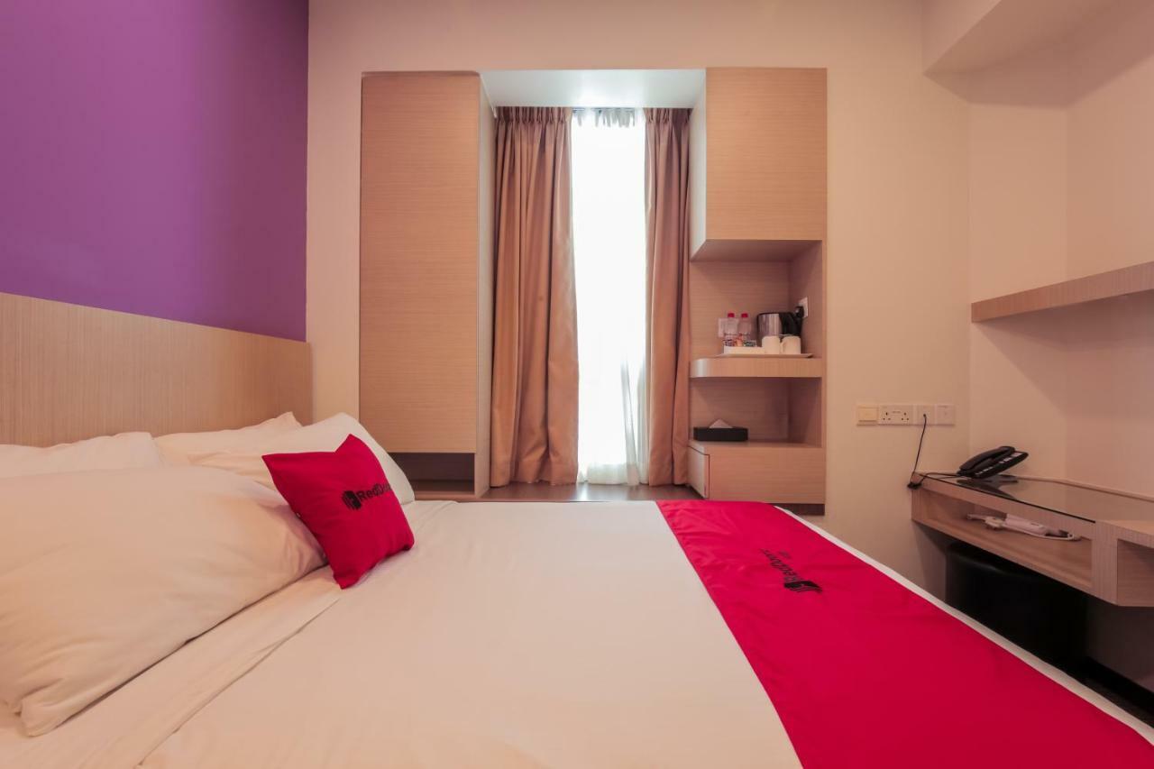 Hotel RedDoorz Premium at Balestier Singapur Zimmer foto
